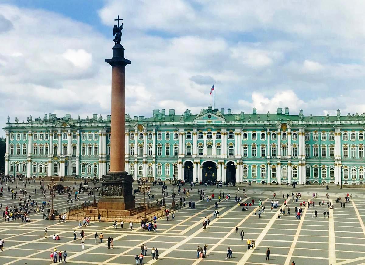 São Petersburgo, Rússia - Circa Outubro De 2017: Dentro Da Loja