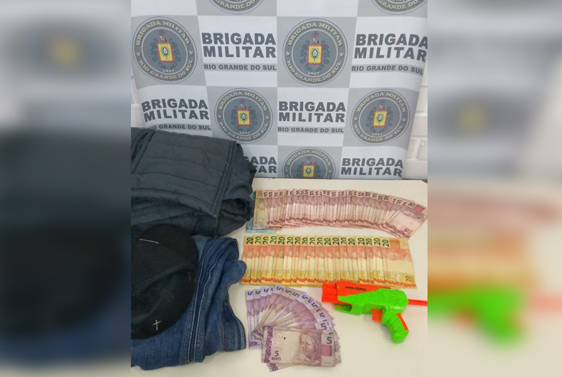 Homem Assalta Farm Cia Com Arma De Brinquedo E Acaba Detido Pela Bm Gaz Not Cias De Santa