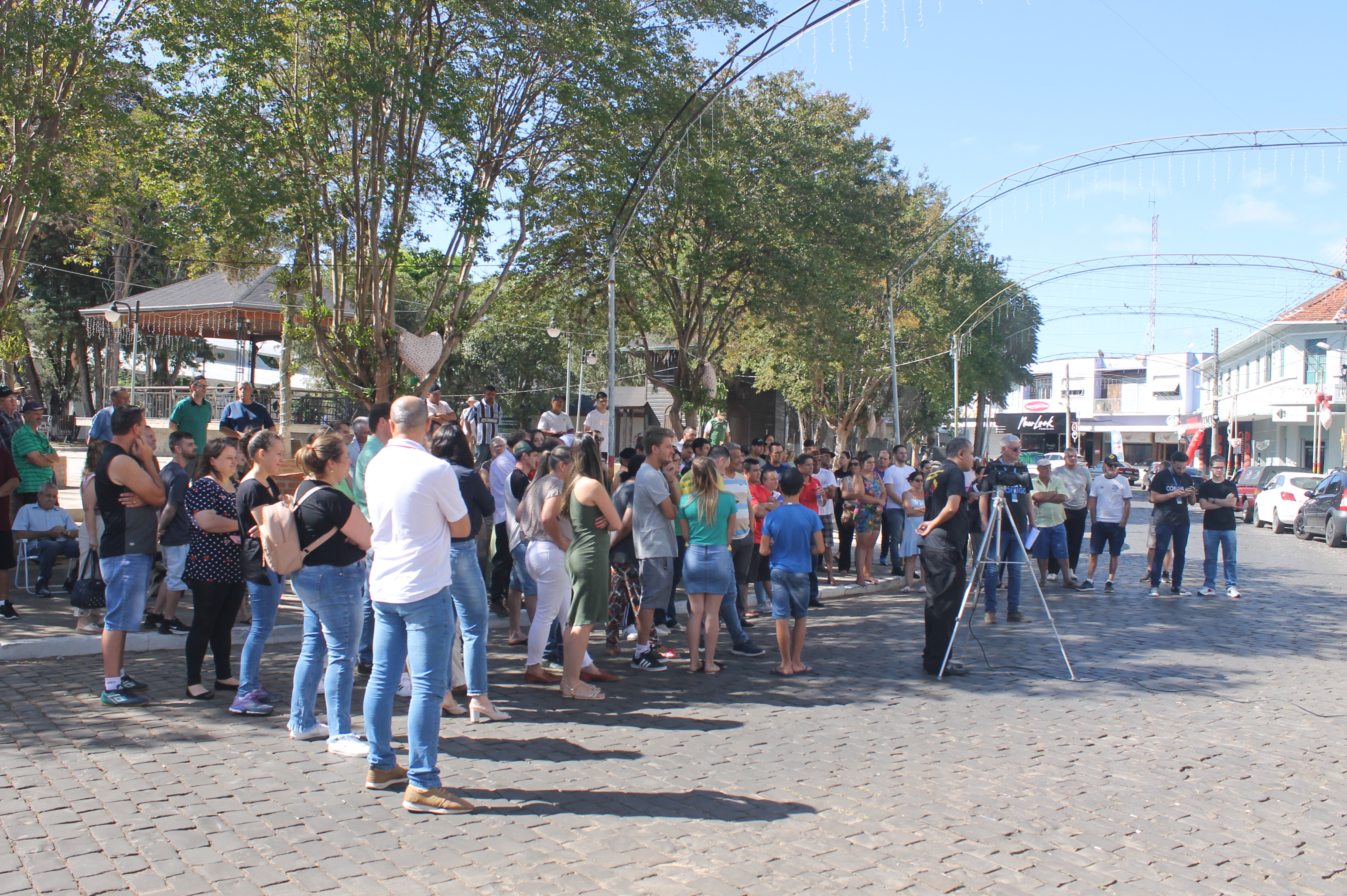 AO VIVO: quatro pessoas seguem na disputa de carro zero-quilômetro em prova  de resistência da Gazeta - GAZ - Notícias de Santa Cruz do Sul e Região