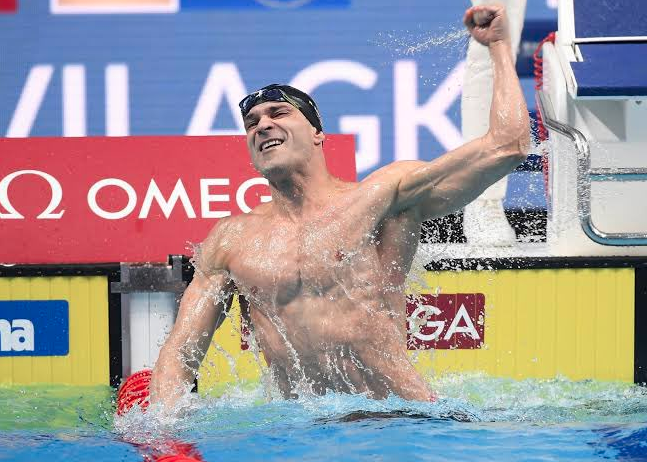 Brasil conquista quatro ouros no último dia do Mundial em Piscina