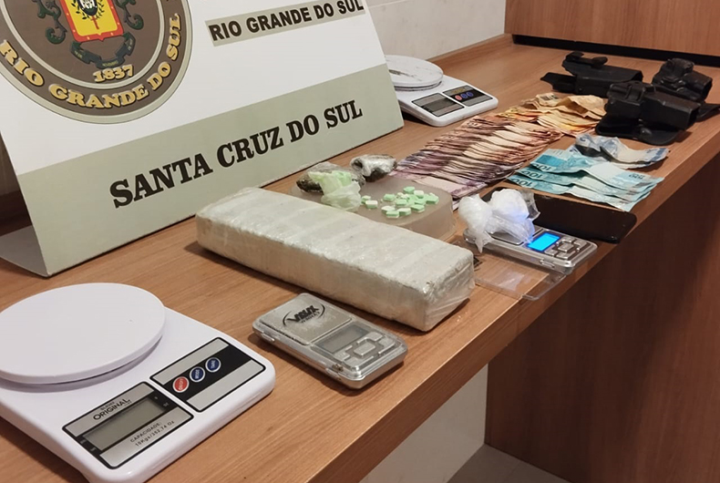 Homem é preso com grande quantia de drogas e dinheiro em Santa Cruz