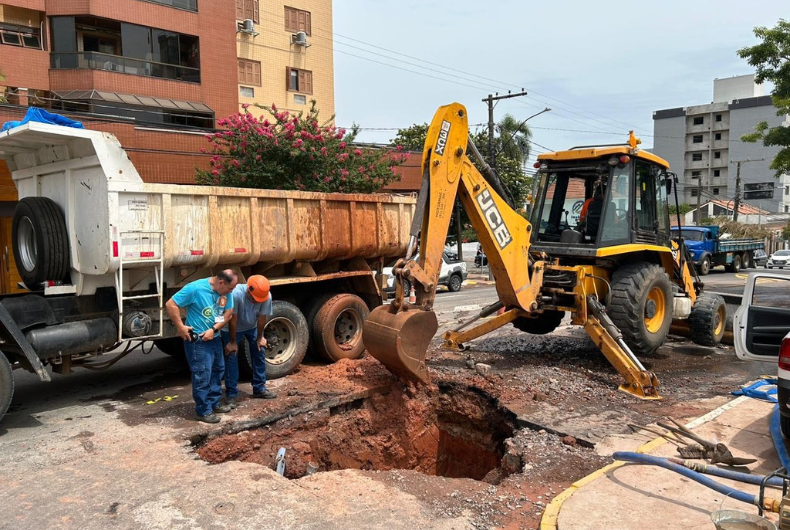 Corsan substitui tubulações para reduzir vazamentos em Santa Cruz