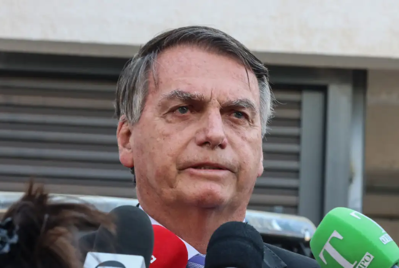Bolsonaro se cala na PF sobre tentativa de golpe; defesa alega falta de acesso ao processo