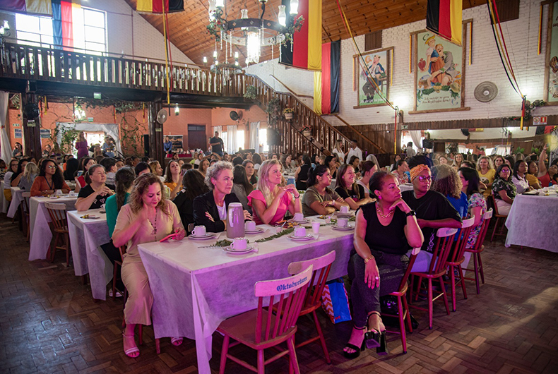 Café com as servidoras municipais abre programação alusiva ao Dia da Mulher