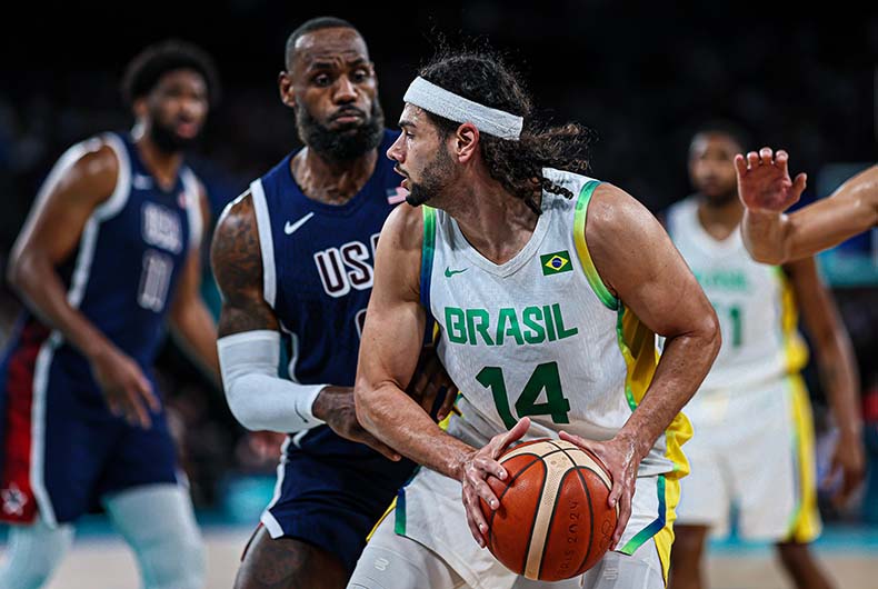 Brasil é derrotado pelos EUA no basquete e está eliminado dos Jogos de Paris