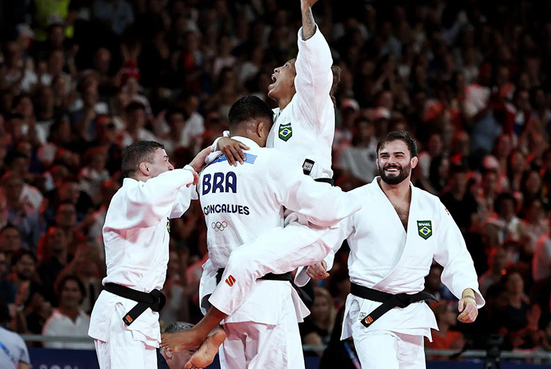 Brasil supera Itália no judô por equipes e fatura bronze na Olimpíada